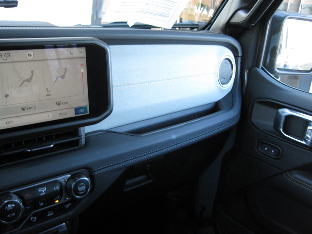 Used 2025 Jeep Wrangler Unlimited Sahara w/ Safety Group image 26