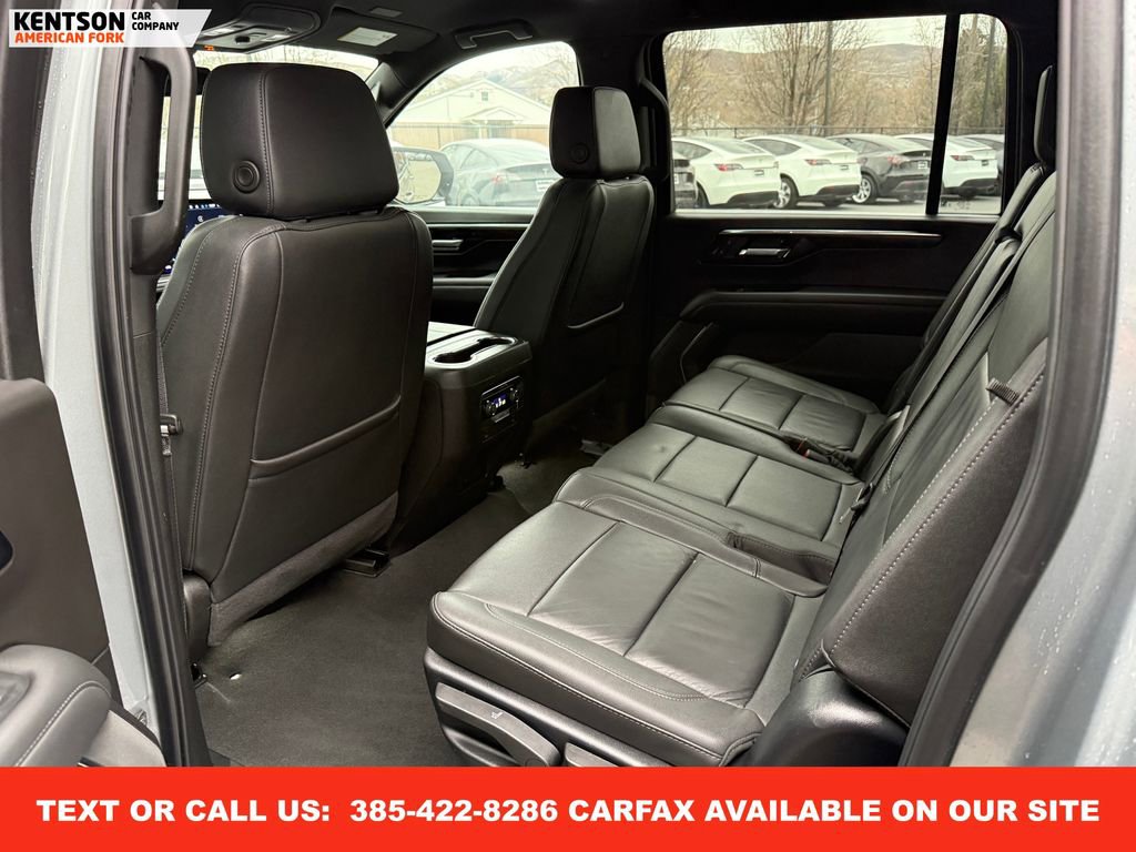 Used 2025 Chevrolet Suburban Z71 image 33