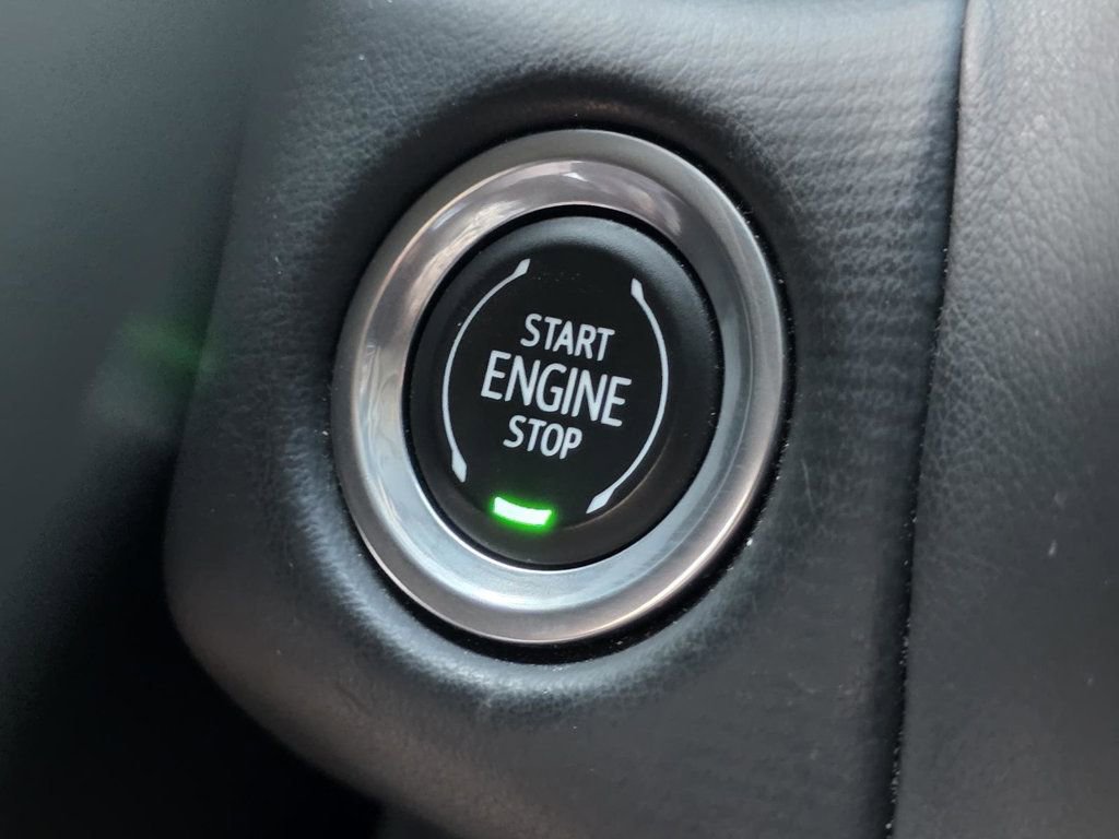 Used 2023 Chevrolet Suburban LT image 22