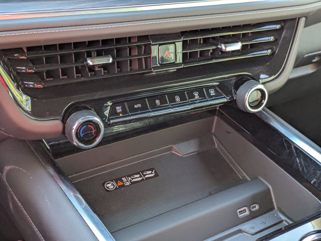 Used 2025 Chevrolet Tahoe LT AWD/4WD image 23