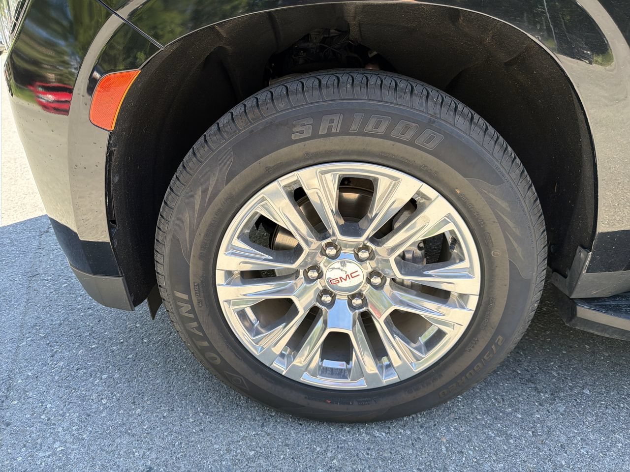 Used 2023 GMC Yukon Denali AWD/4WD image 10