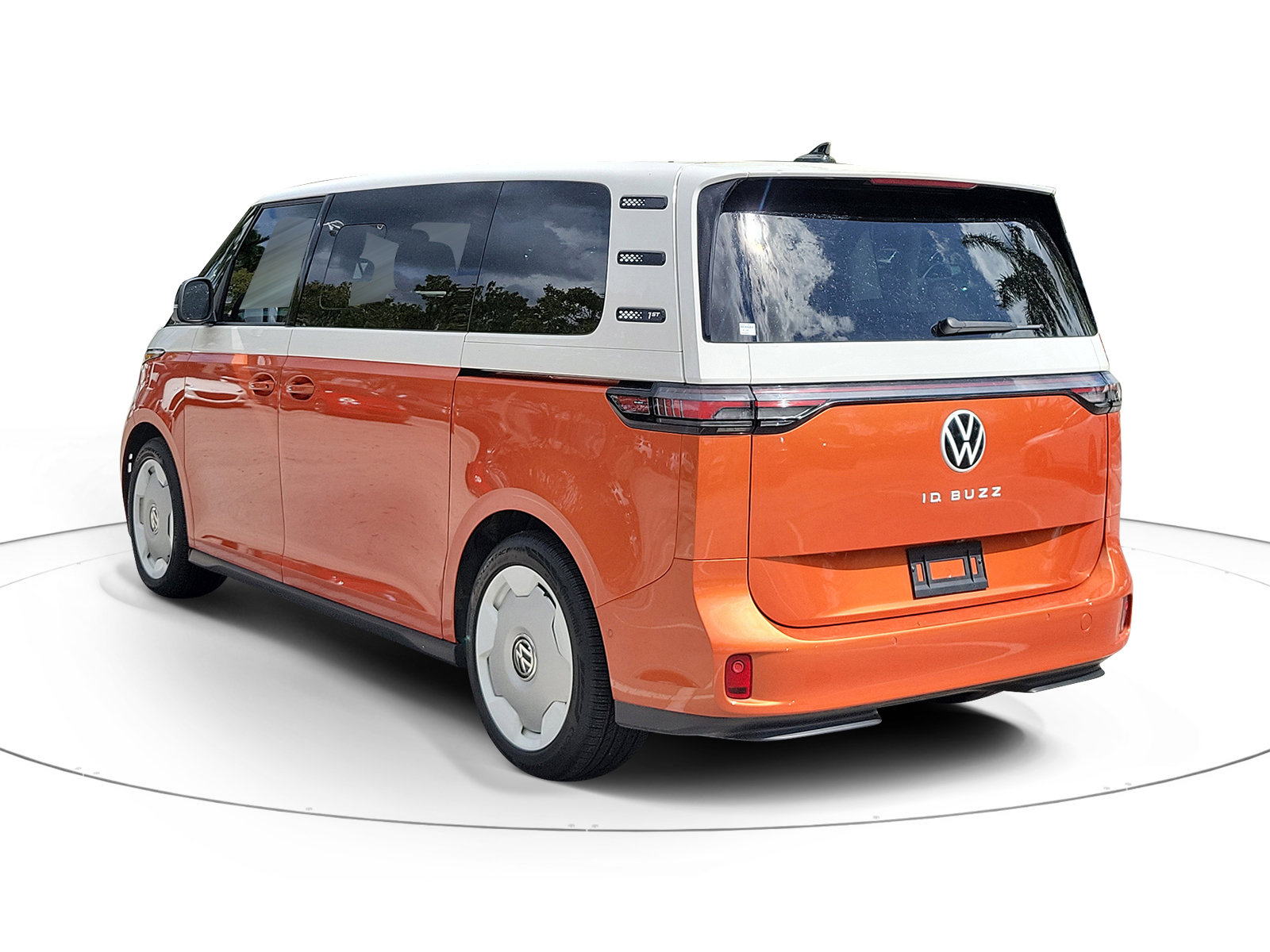 Used 2025 Volkswagen ID. Buzz 1st Edition image 3