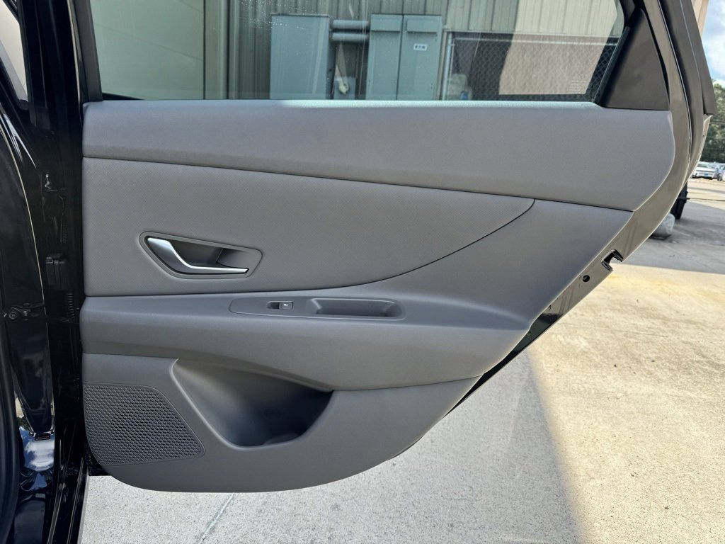 New 2025 Hyundai Elantra Sport image 18