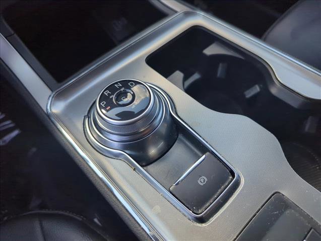 Used 2020 Ford Edge SEL w/ Convenience Package FWD image 16