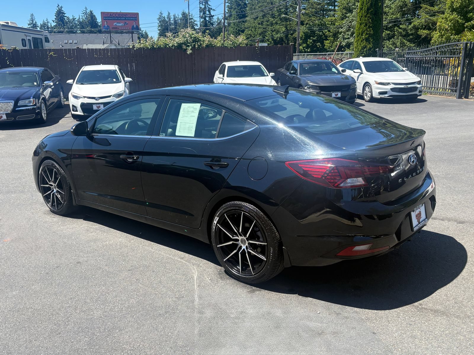 Used 2020 Hyundai Elantra Limited w/ Cargo Package (C1) FWD image 5