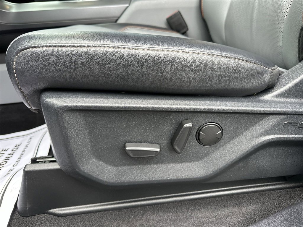 Used 2025 Ford F150 Lariat w/ Equipment Group 501A Mid image 12