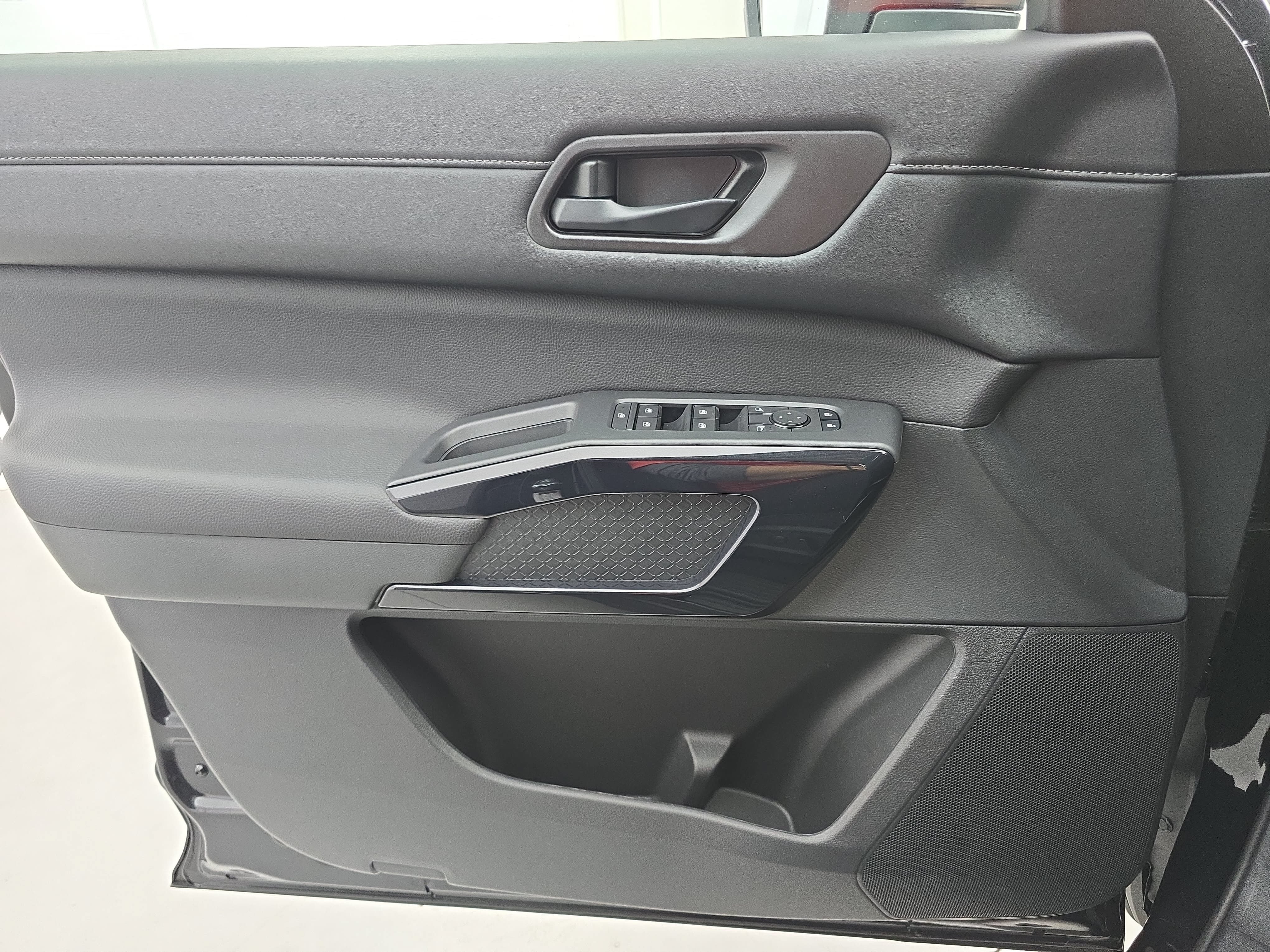 New 2026 Nissan Pathfinder SV AWD/4WD image 28
