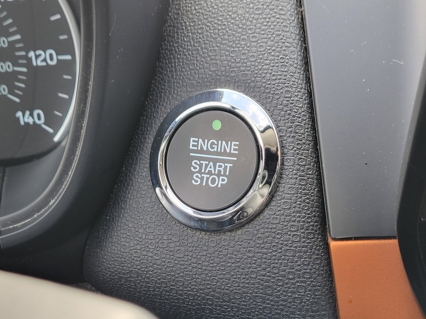 Used 2018 Ford EcoSport SES w/ SES Cold Weather Package image 29