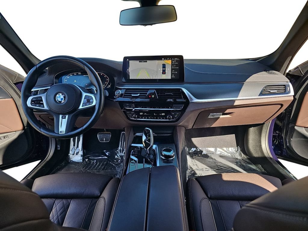 Used 2023 BMW M550i xDrive w/ Executive Package AWD/4WD image 9