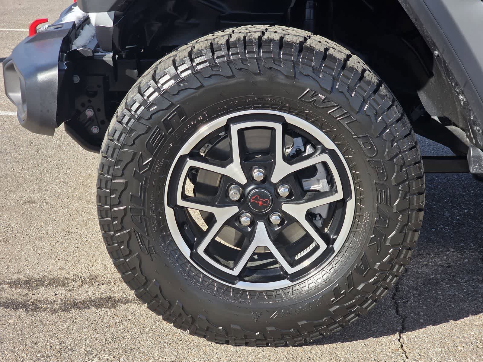 Used 2025 Jeep Gladiator Rubicon w/ Convenience Group image 5