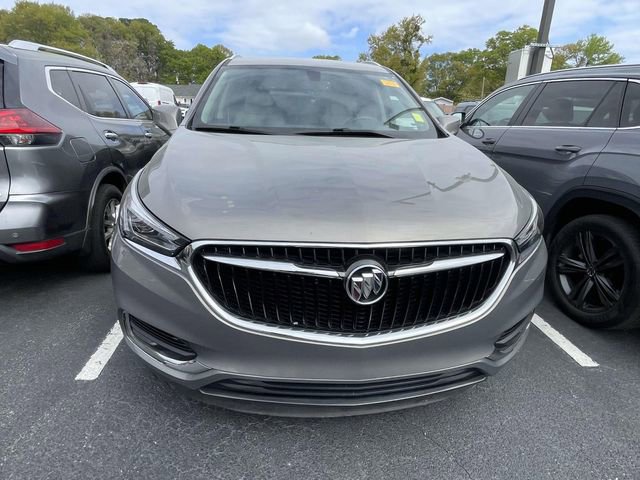 Used 2018 Buick Enclave Essence image 2