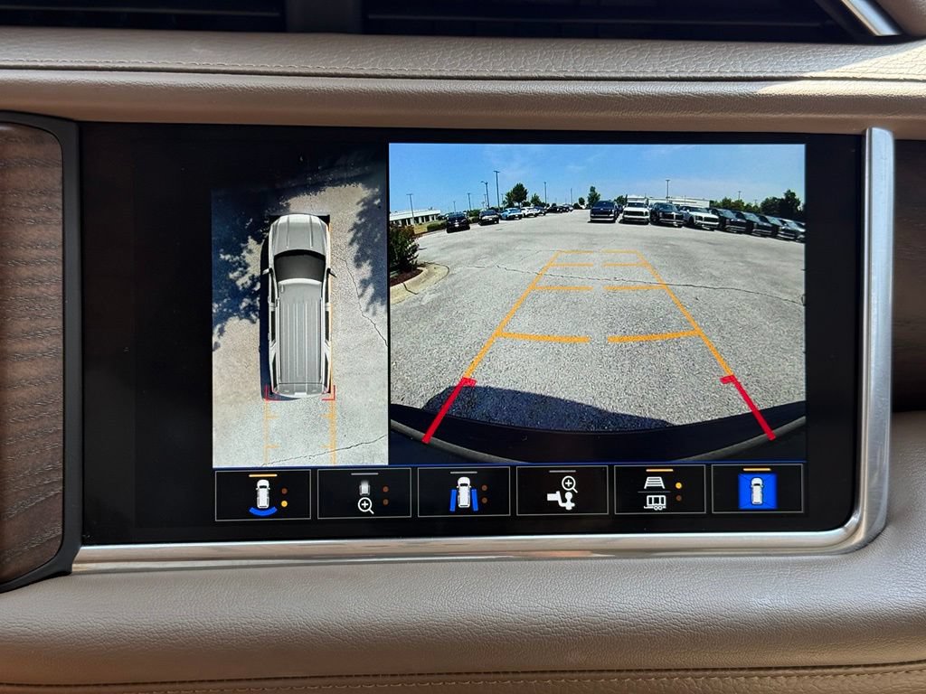 Used 2022 GMC Yukon Denali AWD/4WD image 14