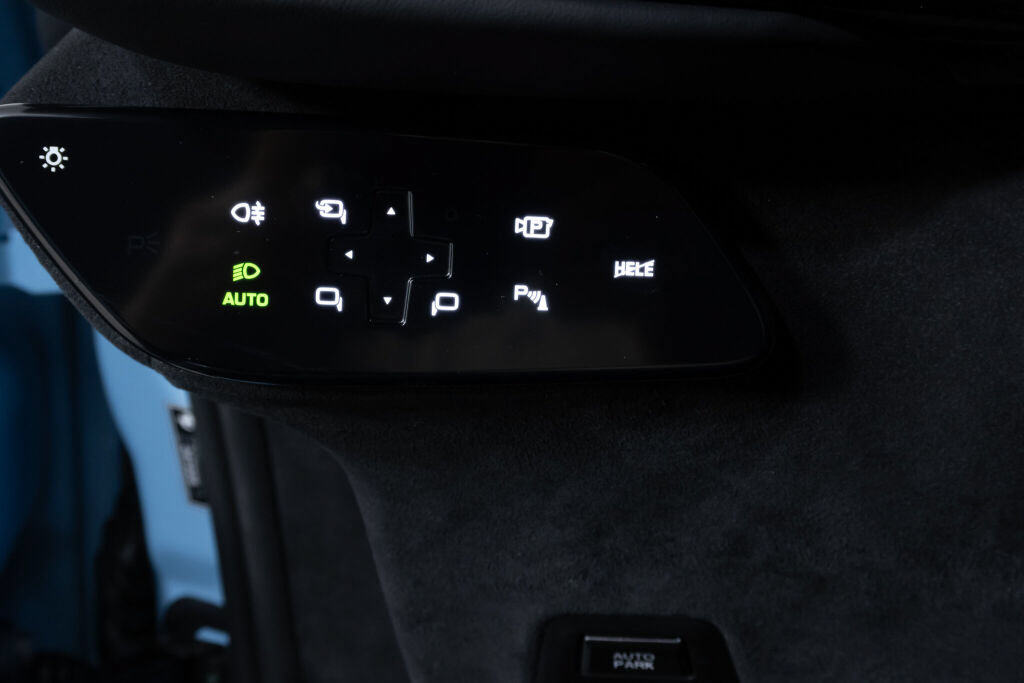 Used 2025 Ferrari 12Cilindri RWD image 39