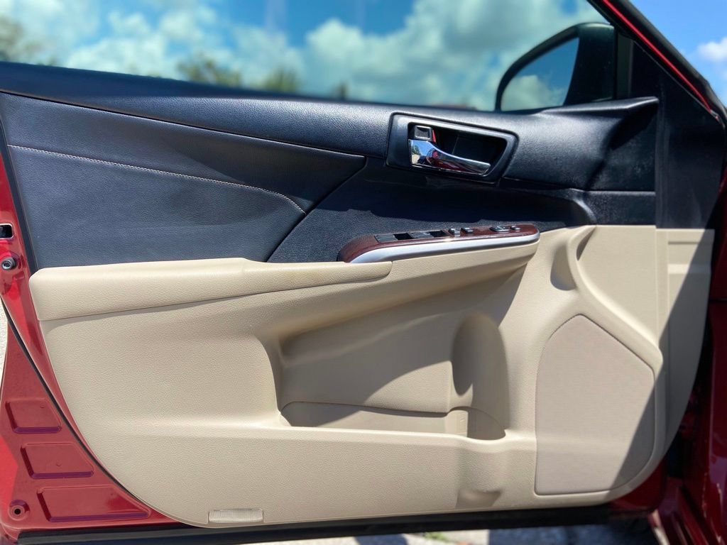 Used 2013 Toyota Camry XLE FWD image 13