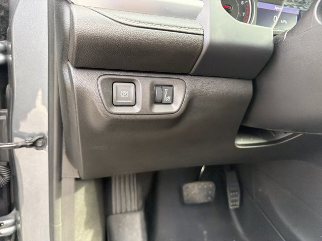Used 2022 GMC Acadia SLE w/ Driver Convenience Package AWD/4WD image 17