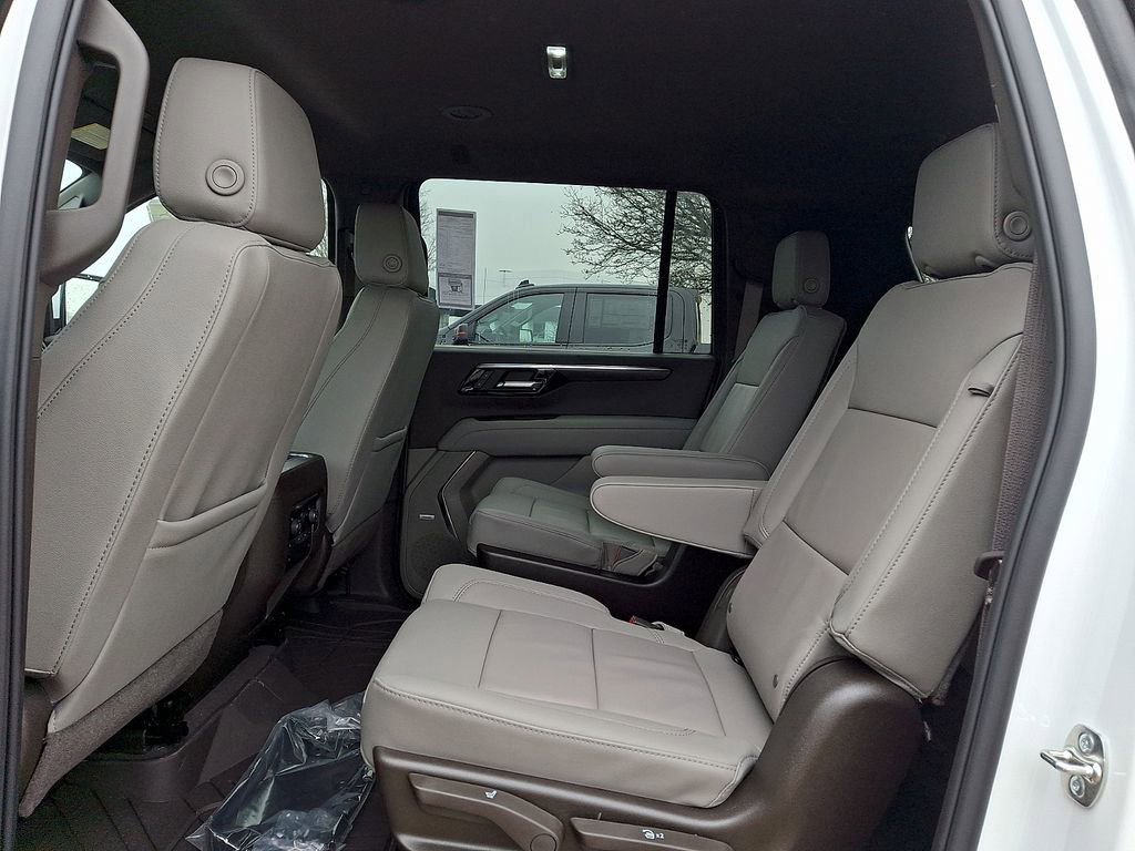 New 2026 Chevrolet Suburban LT w/ Comfort Package AWD/4WD image 6