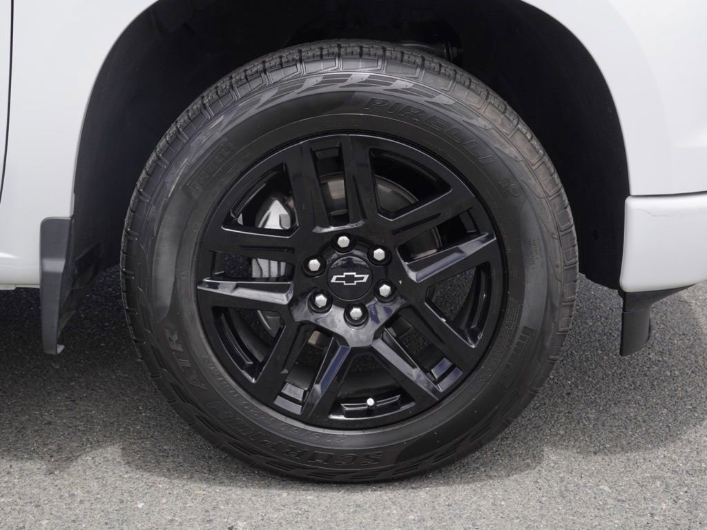 Used 2023 Chevrolet Silverado 1500 Custom w/ LPO, Dark Essentials Package RWD image 10