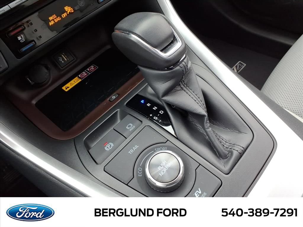 Used 2025 Toyota RAV4 Limited image 28