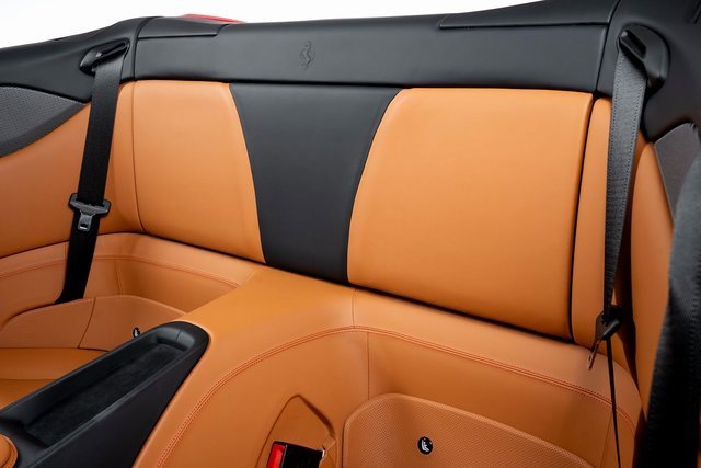 Used 2019 Ferrari Portofino image 27
