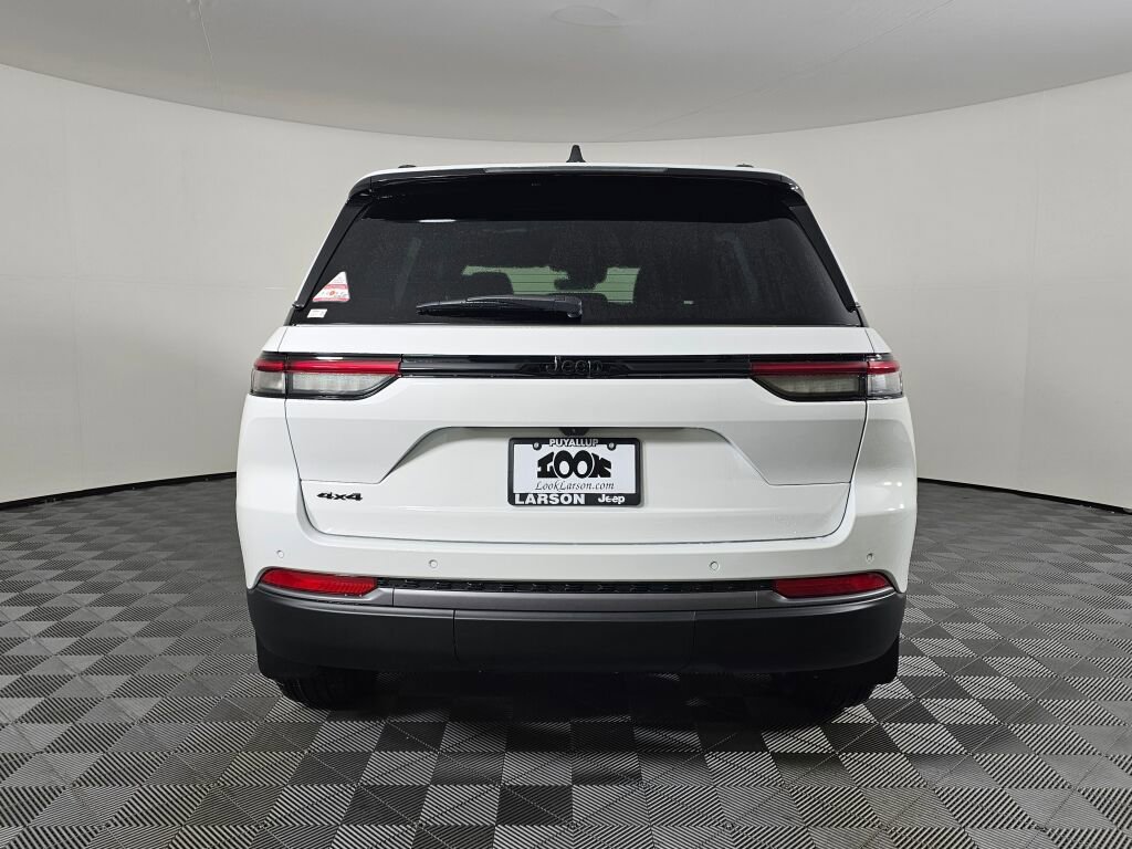 New 2026 Jeep Grand Cherokee Altitude image 5