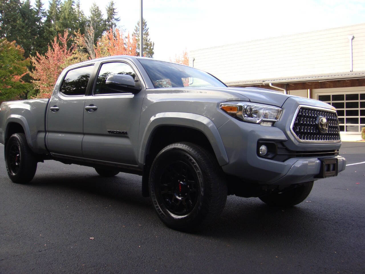 Used 2019 Toyota Tacoma TRD Sport image 7