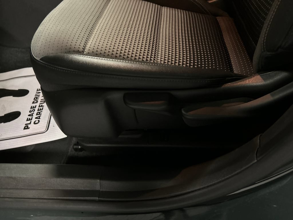 Used 2025 Chevrolet Trax LT FWD image 11