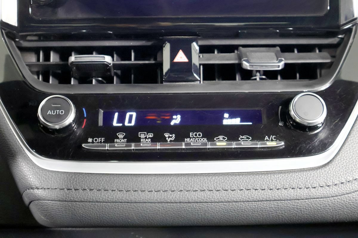 Used 2024 Toyota Corolla XSE FWD image 29