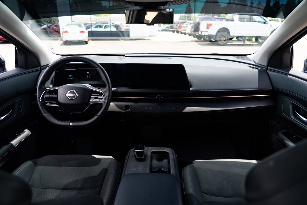 Used 2025 Nissan Ariya AWD image 9
