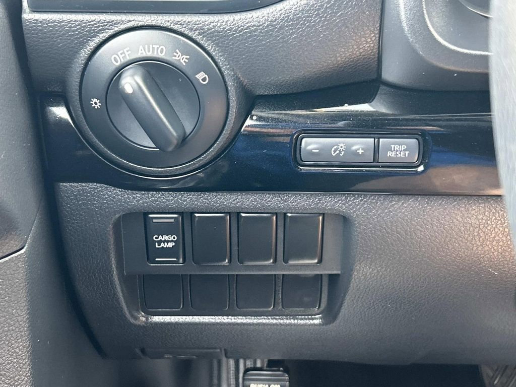 Used 2022 Nissan Titan SV RWD image 30