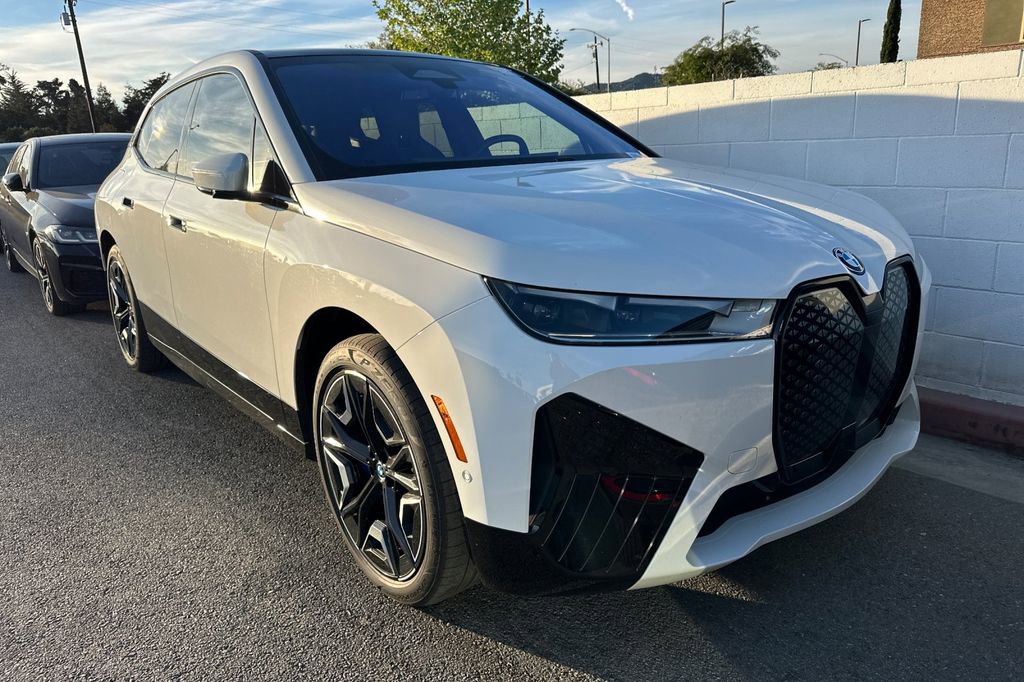 Used 2023 BMW iX xDrive50 w/ Sport Package image 2