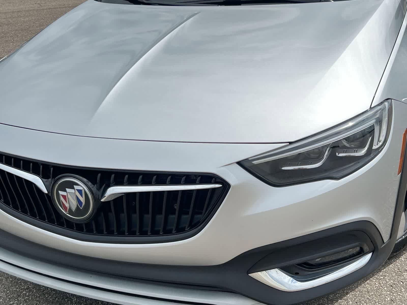 Used 2018 Buick Regal Essence w/ Driver Confidence Package #1 AWD/4WD image 11