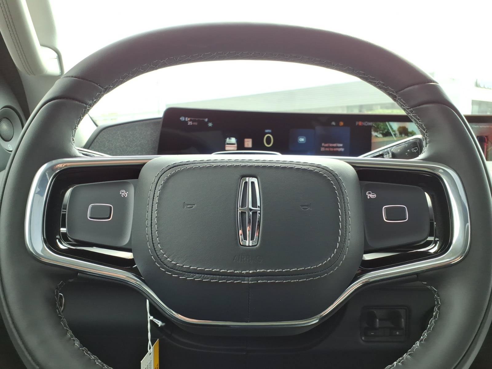 New 2027 Lincoln Navigator Reserve AWD/4WD image 24