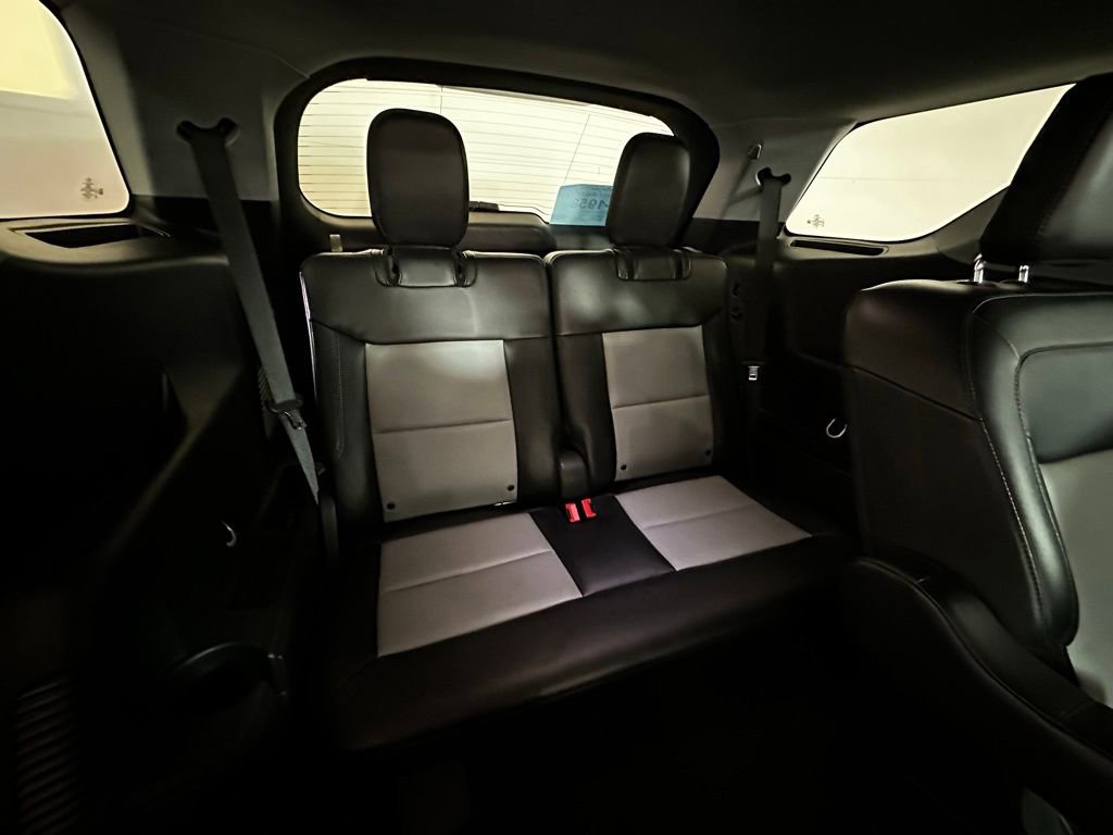 Used 2023 Ford Explorer XLT w/ Equipment Group 202A image 29