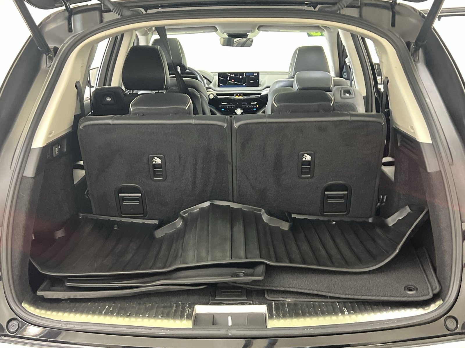 Used 2023 Acura MDX SH-AWD w/ Advance Package image 26
