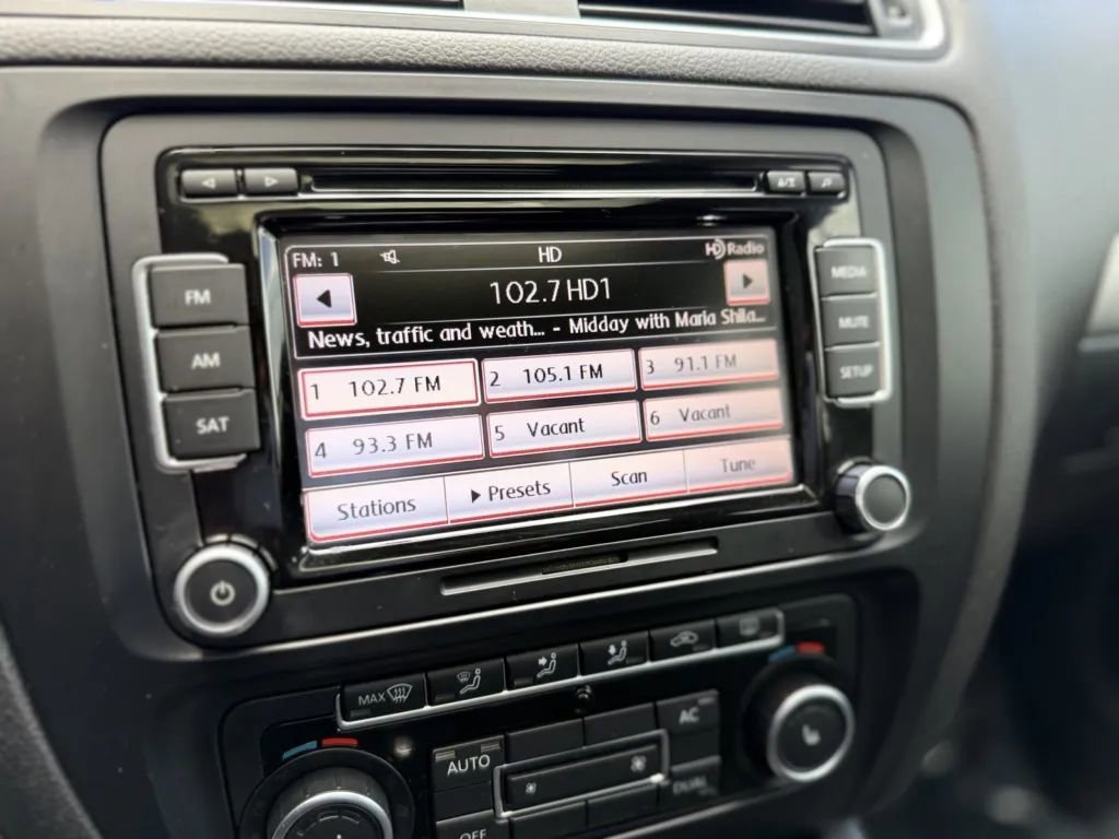 Used 2012 Volkswagen Jetta GLI Autobahn image 27