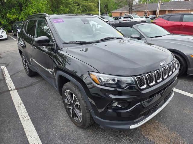 Used 2023 Jeep Compass Limited AWD/4WD image 3