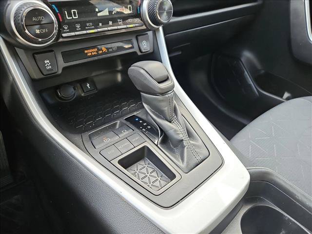 Used 2020 Toyota RAV4 XLE w/ Convenience Package FWD image 12