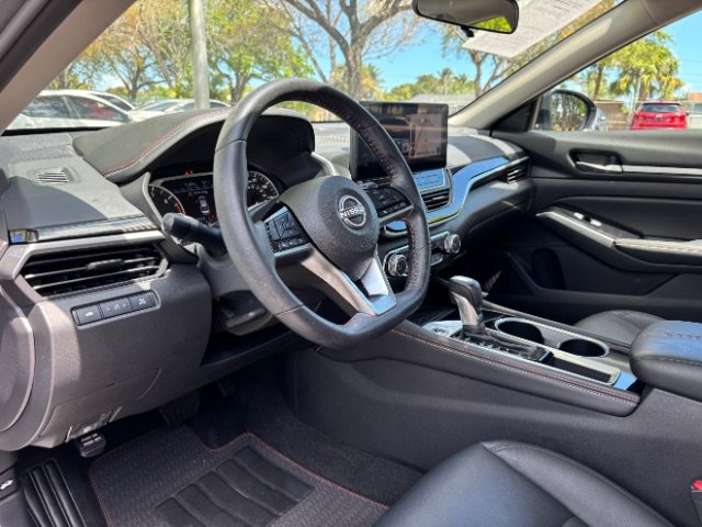 Used 2024 Nissan Altima 2.5 SR w/ SR Premium Package FWD image 21