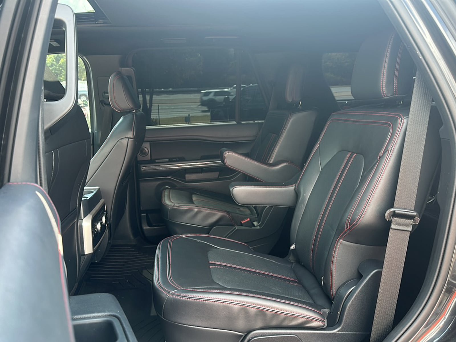 Used 2023 Ford Expedition Limited RWD image 25