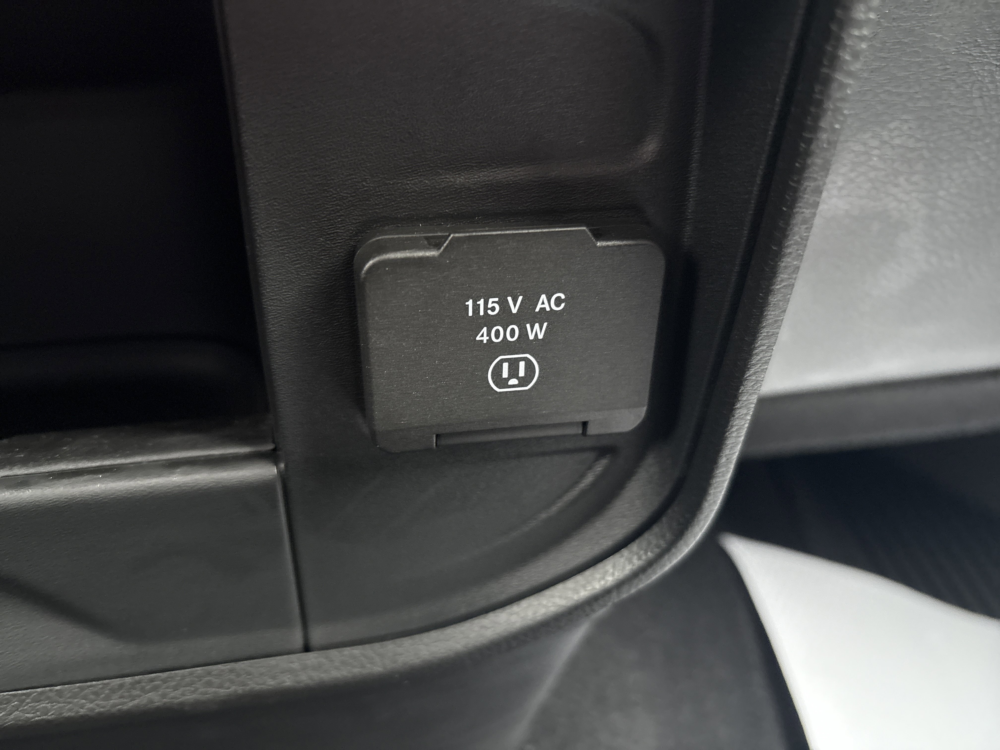 Used 2024 RAM 3500 Tradesman w/ Safety Group image 31