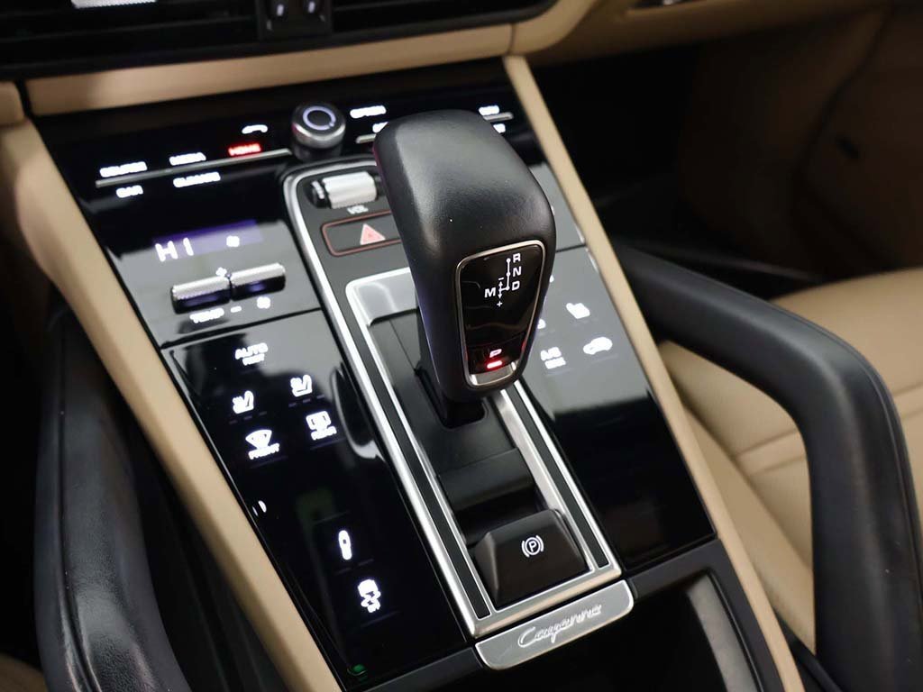 Used 2022 Porsche Cayenne GTS image 57