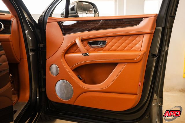 Used 2017 Bentley Bentayga image 85