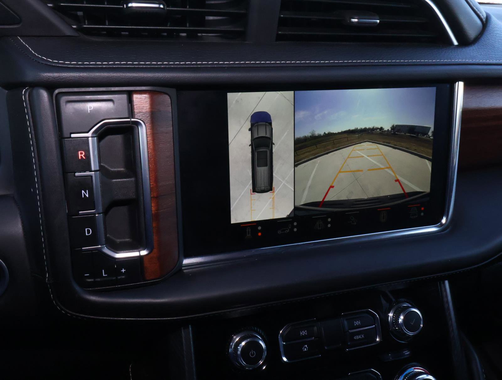 Used 2024 GMC Yukon XL Denali Ultimate image 38