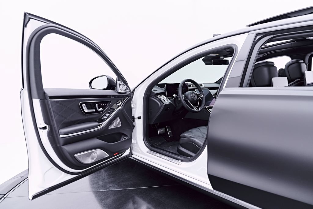 Used 2023 Mercedes-Benz Maybach S 580 4MATIC image 37
