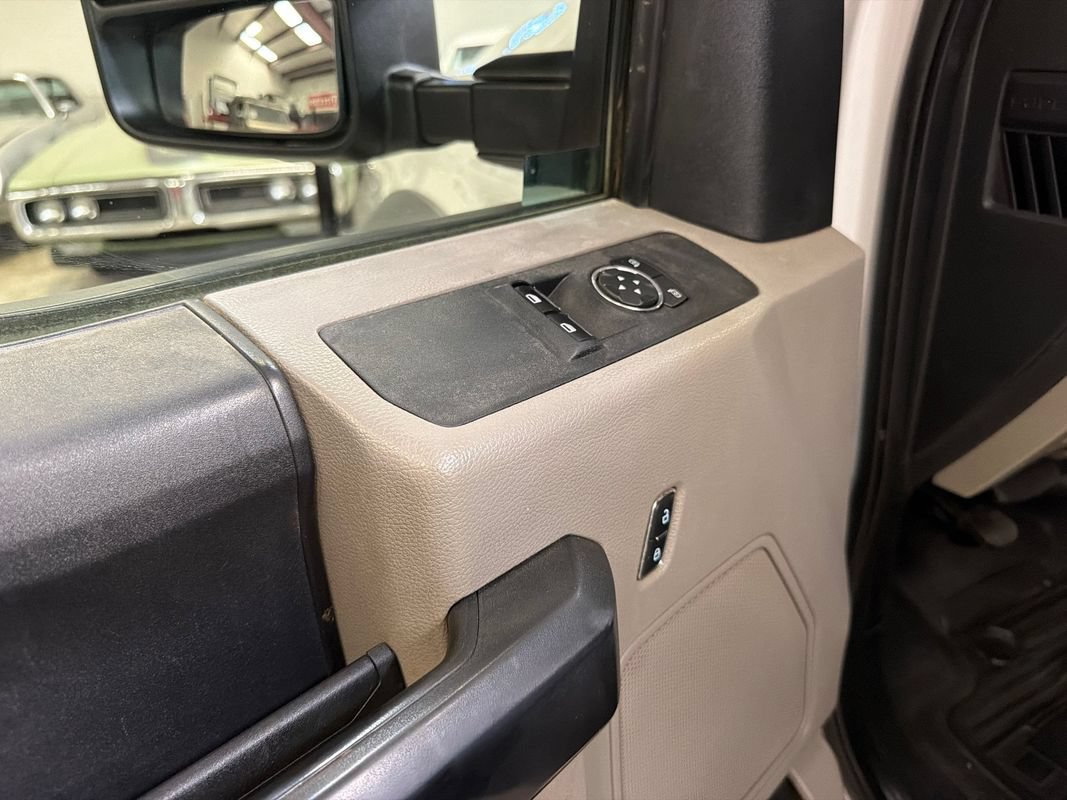 Used 2019 Ford F550 2WD Regular Cab Super Duty image 28