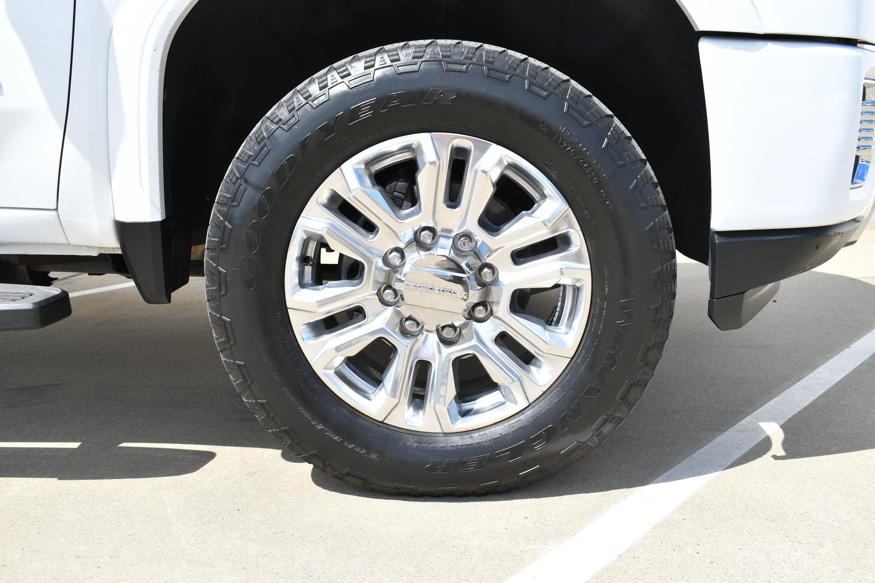 Used 2020 GMC Sierra 2500 Denali w/ Denali Ultimate Package AWD/4WD image 4