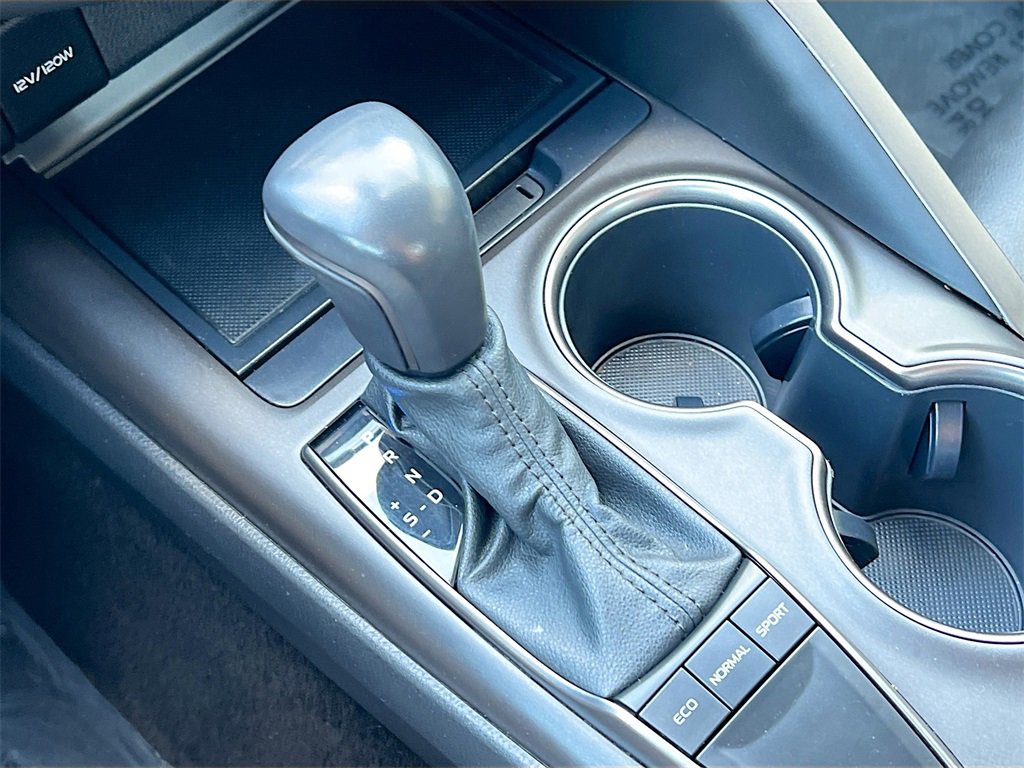 Used 2023 Toyota Camry SE image 16