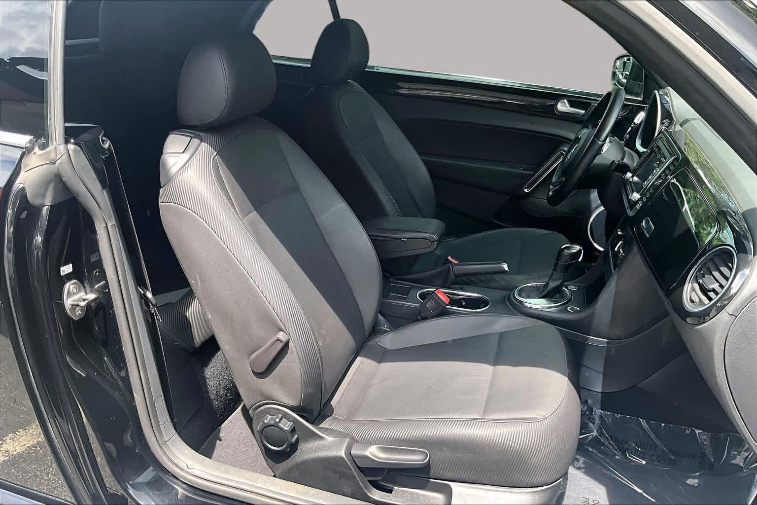 Used 2013 Volkswagen Beetle 2.5 FWD image 7