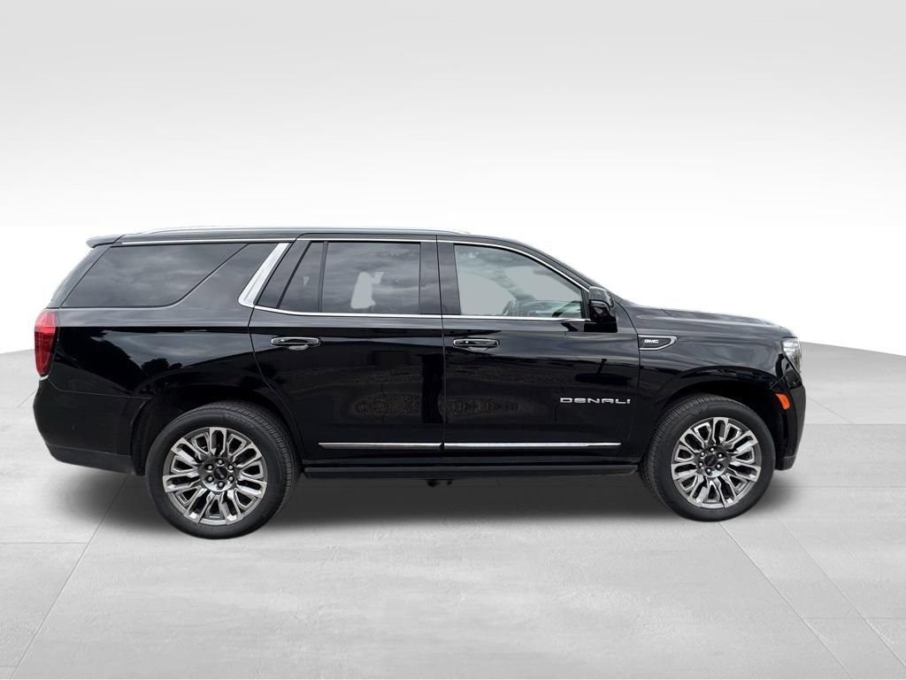Used 2023 GMC Yukon Denali Ultimate AWD/4WD image 6