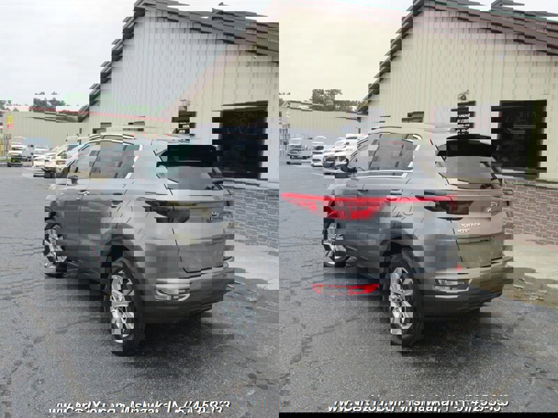 Used 2017 Kia Sportage LX image 5